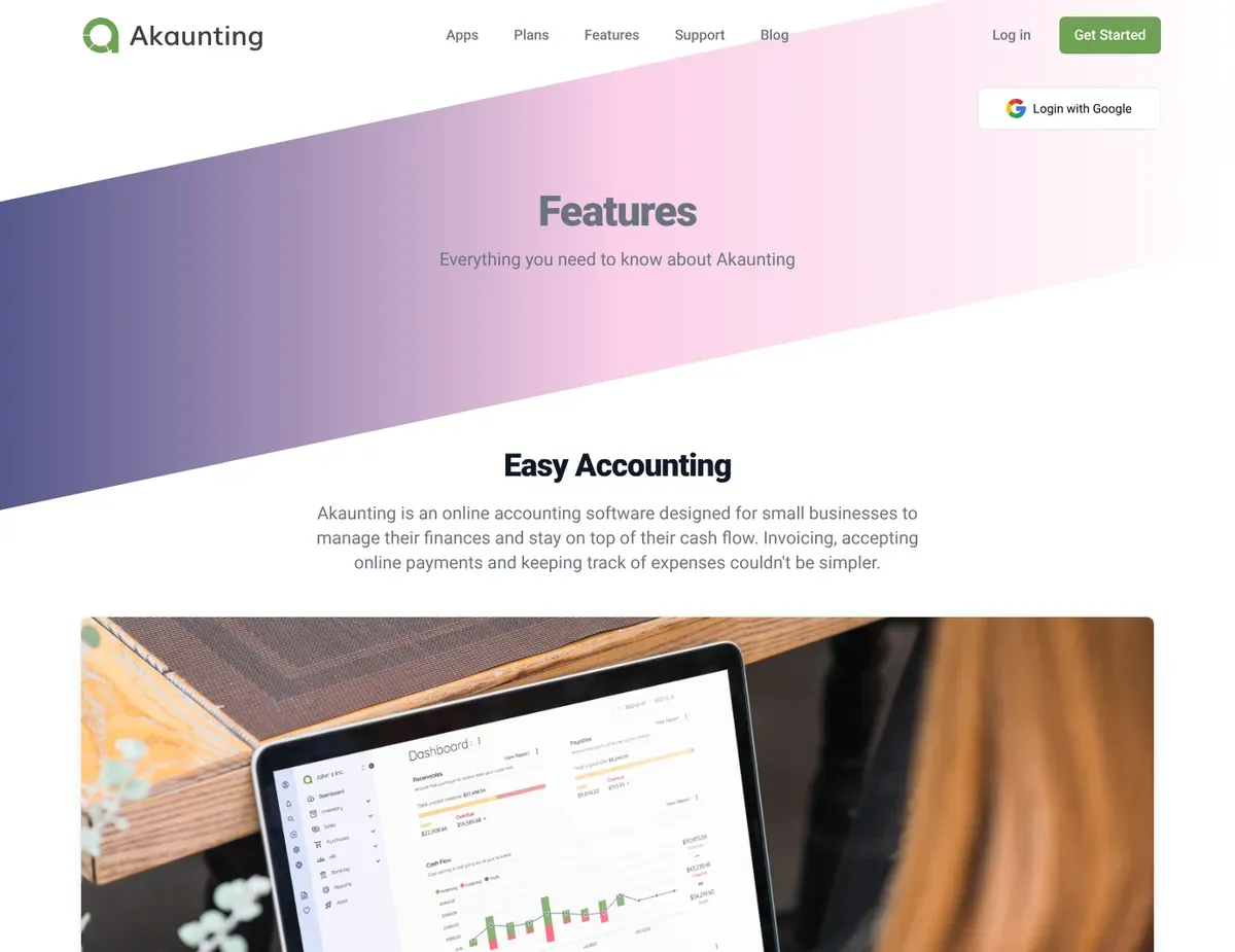 Akaunting Open-source dashboard featuring a clean financial overview with total income